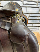 Load image into Gallery viewer, 17 1/2” MW Palmer Saddlery/Equiwear Monoflap GP/Jump Saddle - Brown - Flocked Close Contact