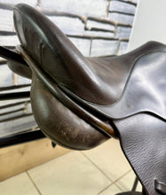 Load image into Gallery viewer, 17” XW Hamilton Balance GP Saddle - Brown - 4X Wide - Cob Hoop Tree