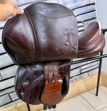 Load image into Gallery viewer, 17” Medium Prestige Arezzo Jump Saddle - Brown