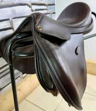 Load image into Gallery viewer, 15 1/2” Wide Excelle/Walsall Riding English Pony GP Saddle - Brown