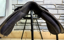 Load image into Gallery viewer, 16” XW Thorowgood Maxam Cob GP Saddle - Black