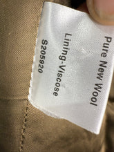 Load image into Gallery viewer, Gents Caldene Keepers Tweed Hunt Coat - Size 42