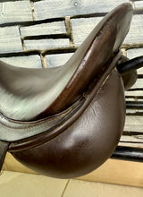 Load image into Gallery viewer, 17” XW Manor GP Cob Saddle - Brown