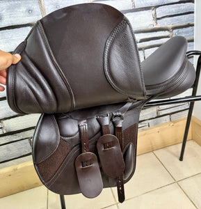 17 1/2” MW/Changeable Gullet Kent & Masters S Series Jump Saddle - Brown