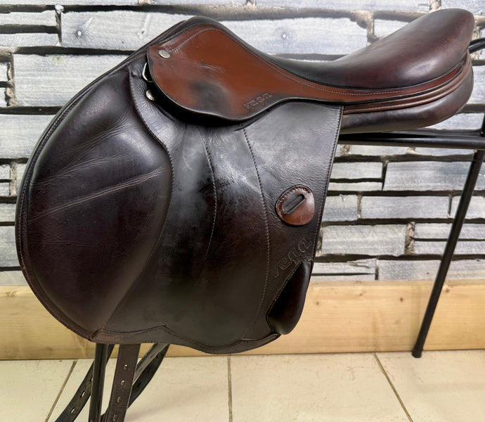 17” MW Amerigo Vega Monoflap Jump Saddle - Brown