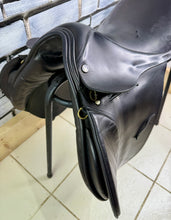 Load image into Gallery viewer, 16 1/2” MW/Wide Jeffries Falcon English Event GP Saddle - Black