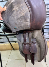 Load image into Gallery viewer, 17” XW/Changeable Gullet Wintec 500 VSD GP Saddle - Brown - Cair - Extra Wide