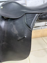 Load image into Gallery viewer, 17 1/2” XW M&amp;J Saddlery English GP Cob Saddle - Black