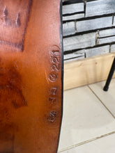 Load image into Gallery viewer, 17 1/2” XW-XXW Frank Baines Balance Zenith Jump Saddle - Tan