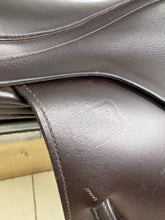 Load image into Gallery viewer, 17” Medium Albion K3 MonoFlap Jump Saddle - Brown