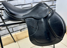 Load image into Gallery viewer, 17 1/2” Wide Saddles Direct Precision Hunter Jump Saddle - Black