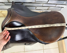 Load image into Gallery viewer, 17 1/2” Wide-XW Frank Baines Eclipse GP Saddle - Brown