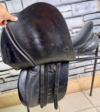Load image into Gallery viewer, 17” Medium Jeffries Falcon Event GP Saddle - Black