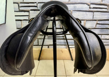 Load image into Gallery viewer, 17 1/2” MW Albion K2 GP Saddle - Black -Big Blocks- Mega Comfy