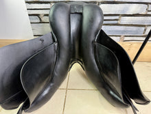 Load image into Gallery viewer, 17 1/2” MW Ideal 1350 GP Saddle - Black - Big Blocks - English Leather