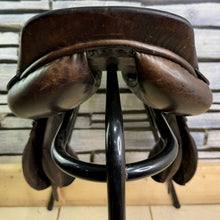 Load image into Gallery viewer, 17” MW Pariani Close Contact Jump Saddle - Brown