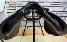 Load image into Gallery viewer, 16 1/2 - 17” XW Cob GP Saddle - Black Leather - Extra Wide