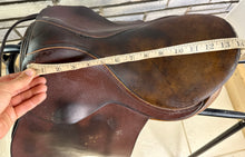 Load image into Gallery viewer, 14” Wide Lovatt &amp; Rickets Pony Saddle - Brown