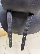 Load image into Gallery viewer, 17” Wide Trapezius Panel Saddle - Black