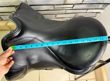Load image into Gallery viewer, 17” Wide Ideal Toshina Dressage Saddle - Black