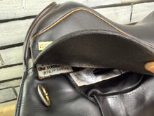 Load image into Gallery viewer, 18” XW Sue Carson Flair Dressage Saddle on 17” Panels-Brown- Big Blocks
