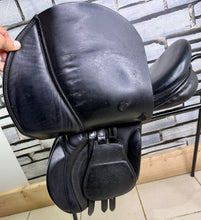 Load image into Gallery viewer, 17 1/2” MW Ideal International Event GP Saddle - Black