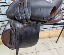 Load image into Gallery viewer, 16 1/2” XW Saddleworld/L.A. Jones GP Saddle - Brown