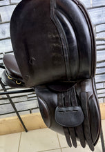 Load image into Gallery viewer, 17” Wide Jeffries Stamford WH Saddle - Brown