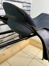 Load image into Gallery viewer, 17” MW Thorowgood Maxam GP Saddle - Black