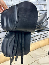 Load image into Gallery viewer, 17” Wide Ideal Classic GP Saddle - Black