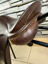 Load image into Gallery viewer, 17” Wide Jeffries Falcon Hawk Event GP Saddle - Brown