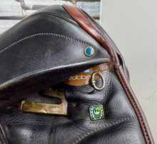 Load image into Gallery viewer, 16 1/2” 32/Wide Stubben Dressage Saddle - Brown