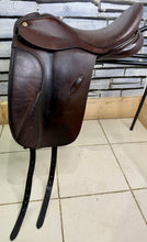 Load image into Gallery viewer, 17 1/2” Wide Barnsby USDF Dressage Saddle - Brown