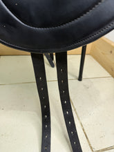 Load image into Gallery viewer, 17 1/2” MN Kruger MonoFlap Jump Saddle - Brown - High Wither - Jumping/XC - TB ROR