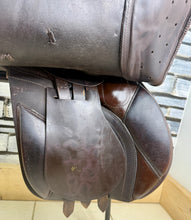 Load image into Gallery viewer, 17 1/2” Wide R&amp;R Ideal Event/Grandee Saddle - Brown