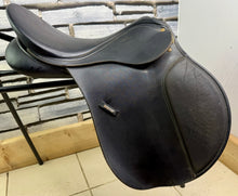 Load image into Gallery viewer, 17 1/2” MW/Changeable Gullet Wintec GP Saddle - Black - Lightweight