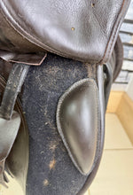 Load image into Gallery viewer, 17 1/2” MW/Fit 2 Lavinia Mitchell Jump Saddle - Brown