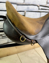 Load image into Gallery viewer, 17” MN S.O.S Saddlery GP/Jump Saddle - Brown - High Wither - TB ROR - Massive Blocks