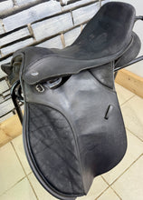 Load image into Gallery viewer, 17” Wide-XW/Changeable Gullet Thorowgood Cob GP Saddle-Black