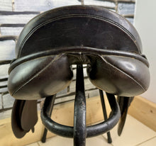 Load image into Gallery viewer, 17 1/2” Medium Black Country Event/GP Saddle - Black