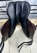 Load image into Gallery viewer, 17 1/2” MW Devoucoux Chiberta O Monoflap Jump Saddle - Brown