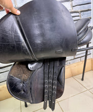 Load image into Gallery viewer, 17 1/2” Medium Albion Legend Jump Saddle - Black