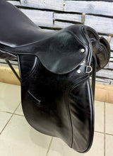Load image into Gallery viewer, 17 1/2” Extra Wide M&amp;J Saddlery English GP Saddle - Black - XW Cob Tree