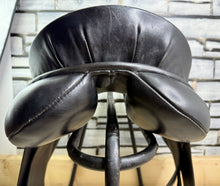 Load image into Gallery viewer, 16 1/2” XW Kes English Dressage Saddle - Black