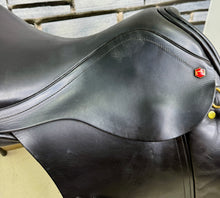 Load image into Gallery viewer, 17 1/2” MW Albion K2 GP Saddle - Black -Big Blocks- Mega Comfy