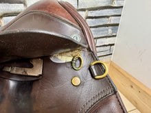 Load image into Gallery viewer, 17” XW Farrington Cob VSD Saddle - Brown