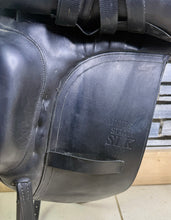 Load image into Gallery viewer, 18” Medium Albion SLK II Adjusta LH Dressage Saddle - Black
