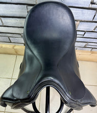 Load image into Gallery viewer, 17 1/2” MW Ideal Suzannah Dressage Saddle - Black