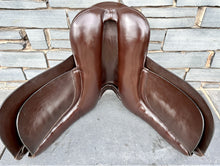 Load image into Gallery viewer, 16” Wide Barnsby WH Saddle - Brown