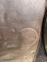 Load image into Gallery viewer, 17” Wide Hampton Grandee Jump/GP Saddle - Brown